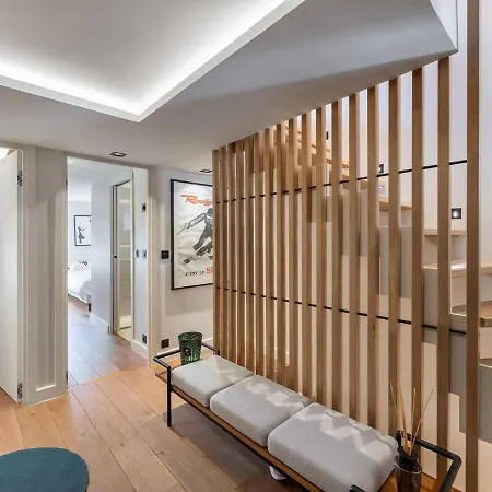 Appartement Triplex élégant à 1850 Avec Cheminée Et Parking - Fr-1-564-90 *