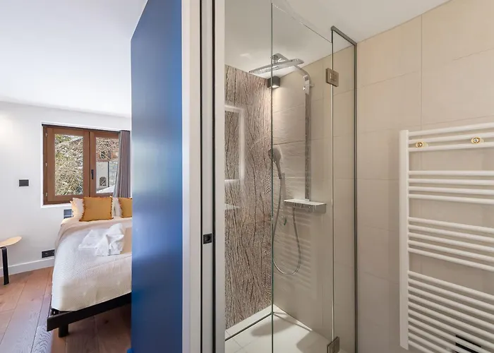 Triplex Elegant A 1850 Avec Cheminee Et Parking - Fr-1-564-90 *